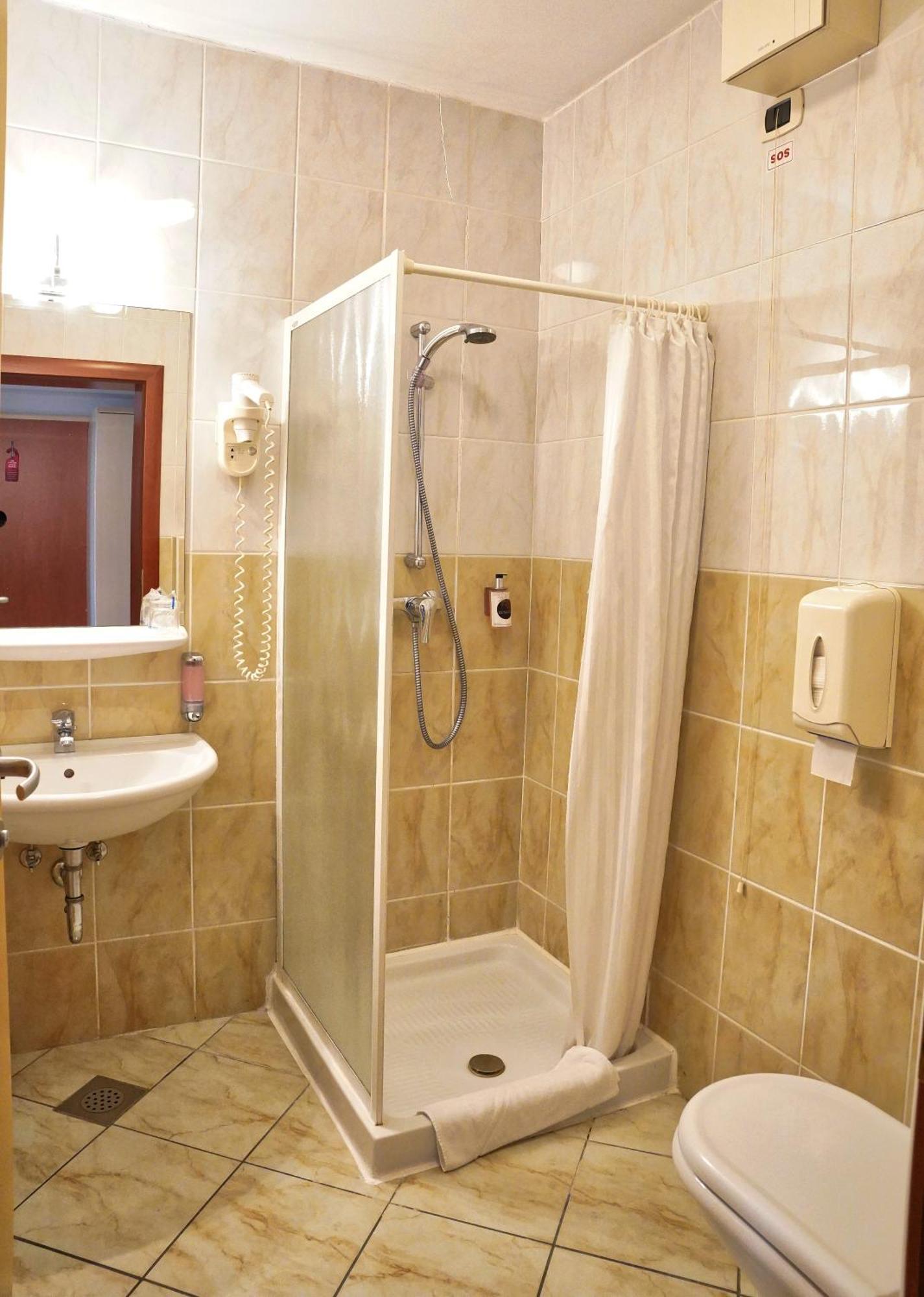 לאסצה Hotel Krek Superior מראה חיצוני תמונה