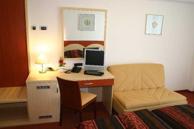 לאסצה Hotel Krek Superior מראה חיצוני תמונה